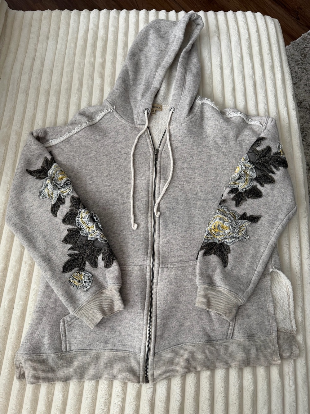 Democracy Distressed Gray Embroidered Floral Zip Hoodie Jacket. Size Small